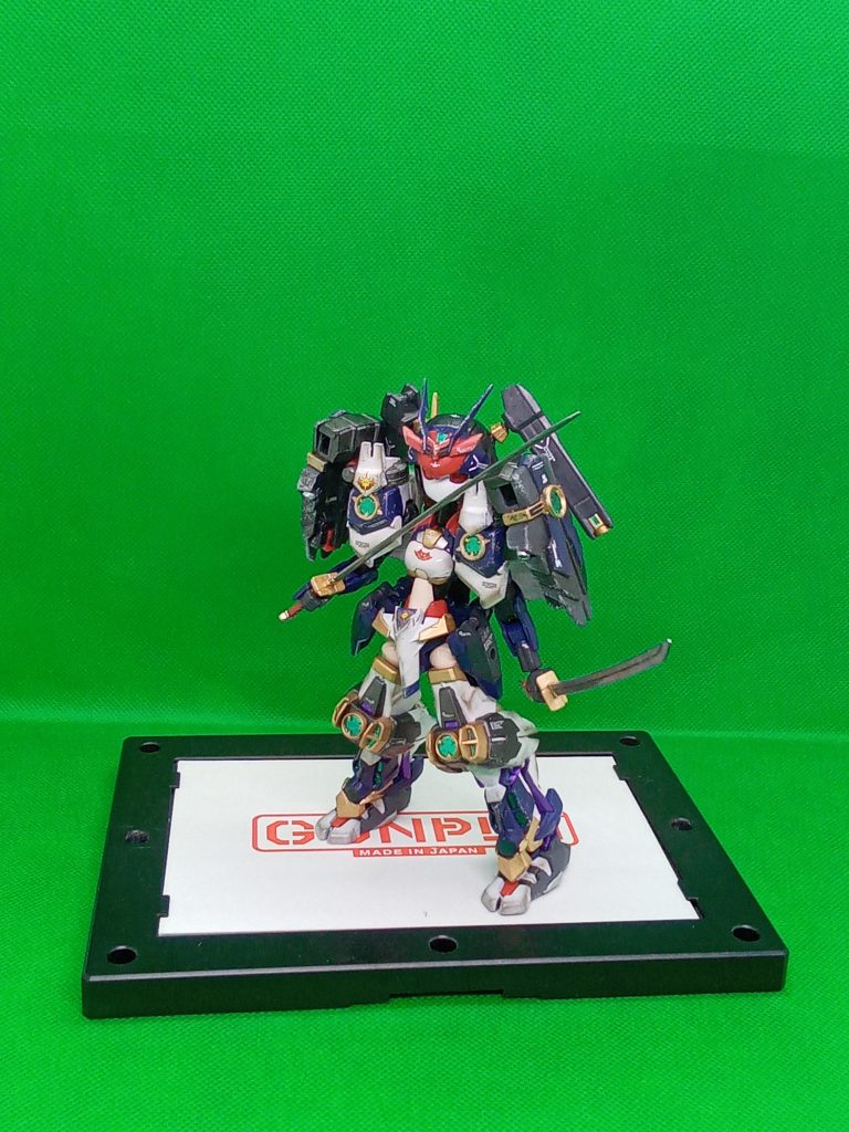 規格で会わないパーツが多かったのでパテを使って接続パーツを作成して装備させています