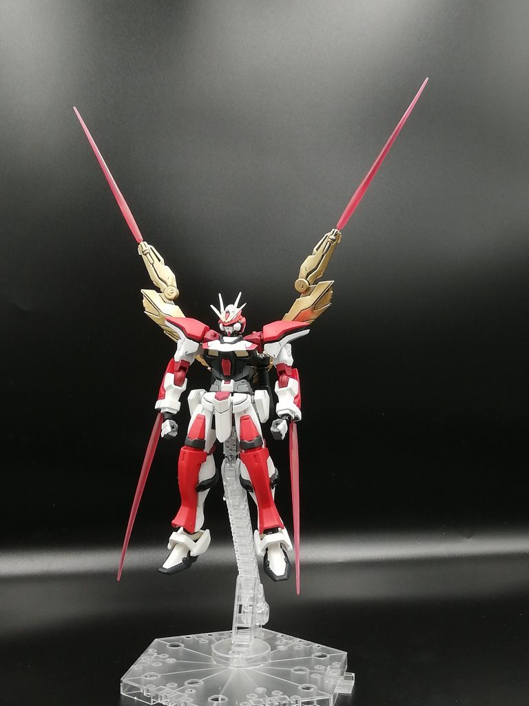 本当はフライトモードとかアクションポーズとか出来るのですが塗膜が剥がれるのが怖いのでこのへんで。ひよこ団様、素晴らしいキットをありがとうございました。