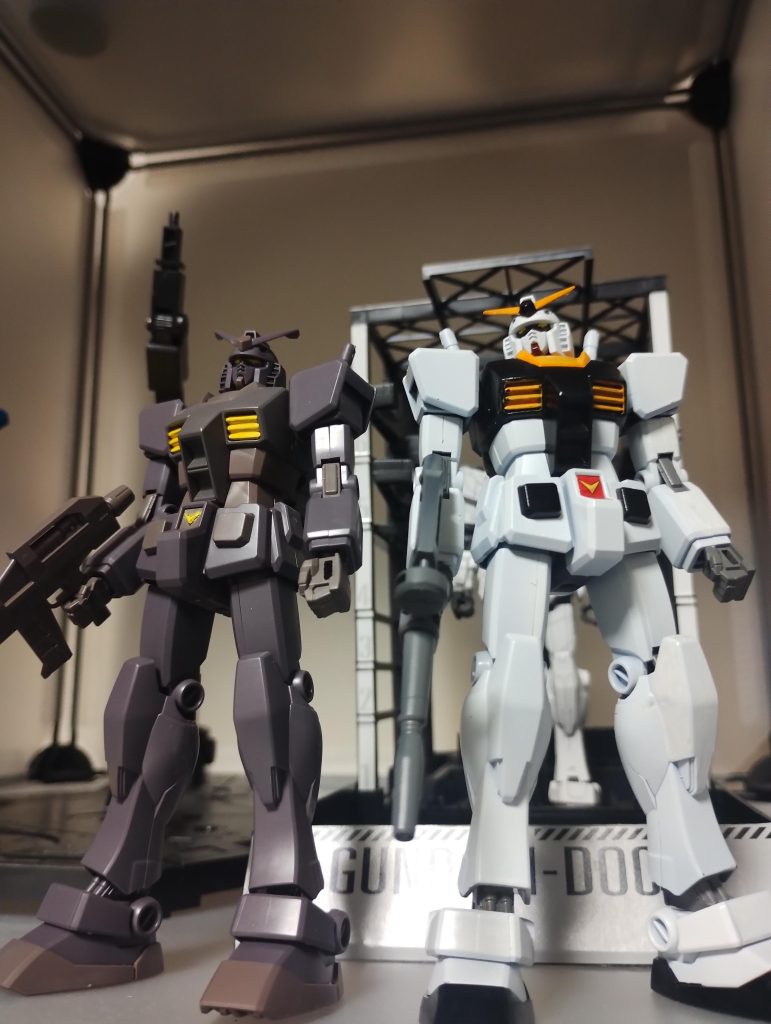 下の写真の素組みと見比べるとエコプラは素材の違いで色がぜんぜん違う！ということがわかった。