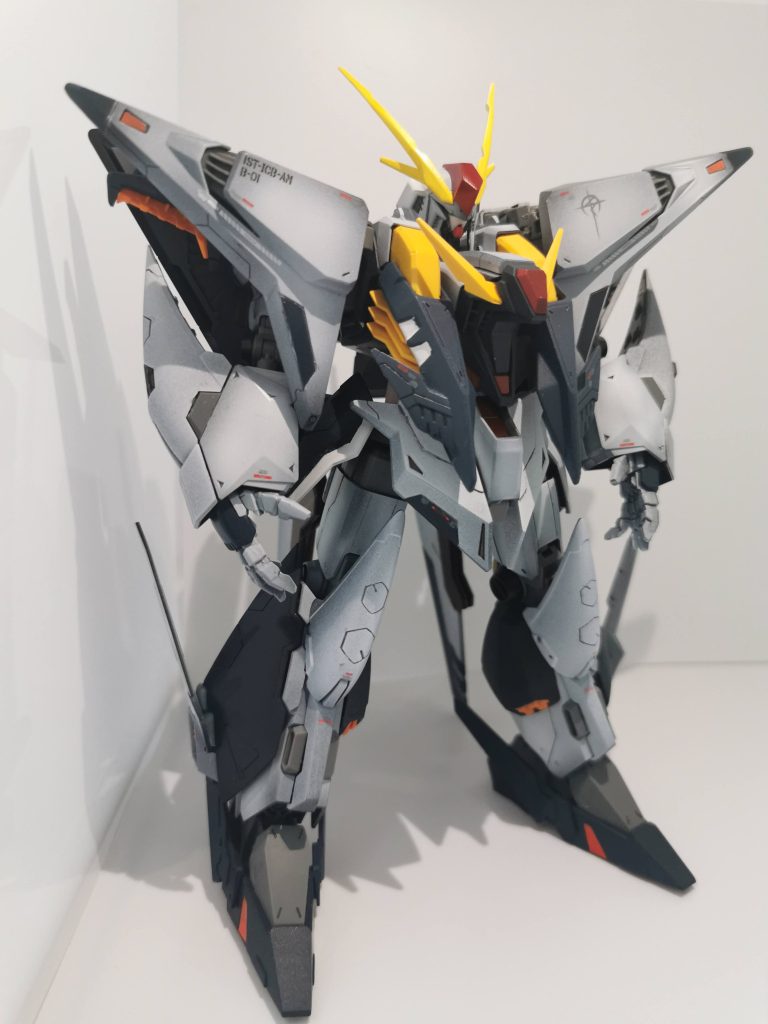 初めてエアブラシを購入したので、グラデーション塗装を目指して塗ってみました！缶スプレーではなかった稀釈とかがかなり難しく、塗装のやり直しもありましたが、なんとか完成しました！