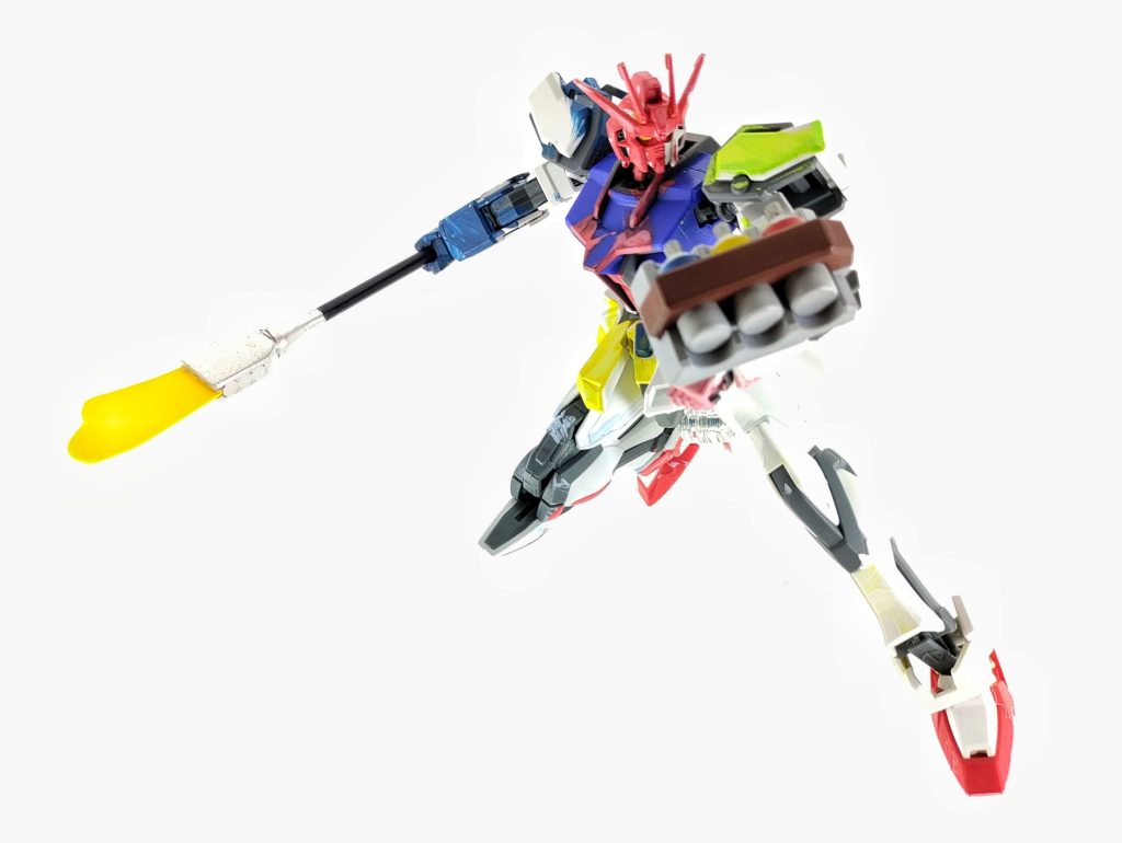 左腕にストックされた絵の具を使うことで絵筆の色を変更し、色それぞれ多種多様な効果を発揮します。