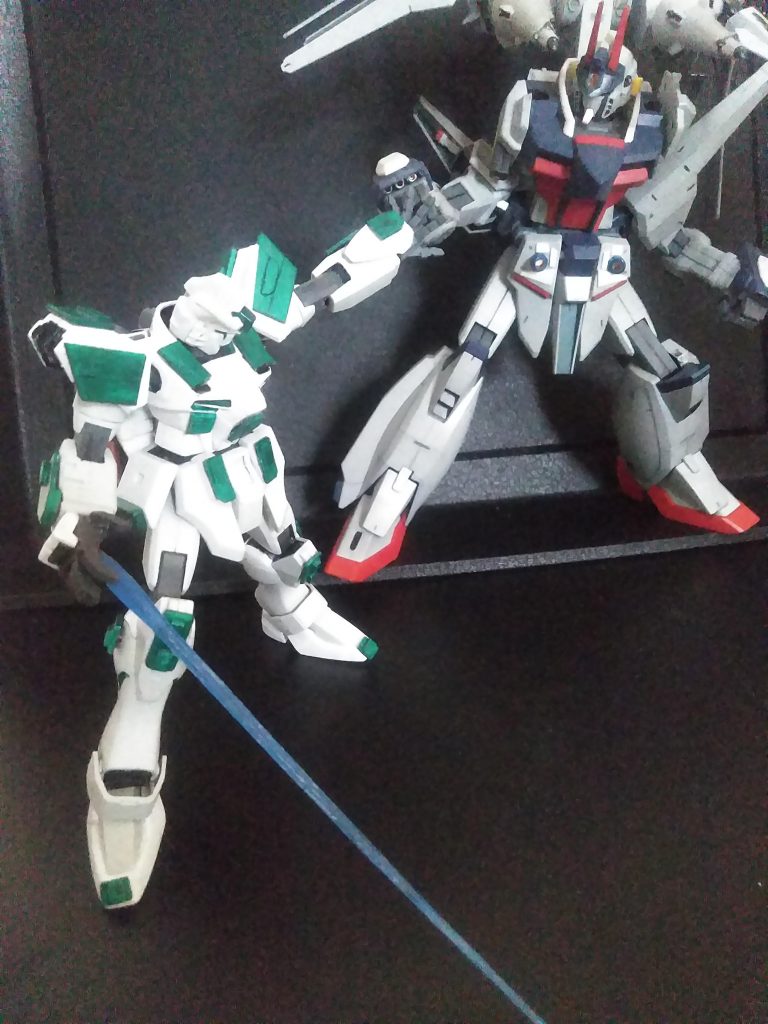 殴り掛かる『The on.G』を片手でイナし・・