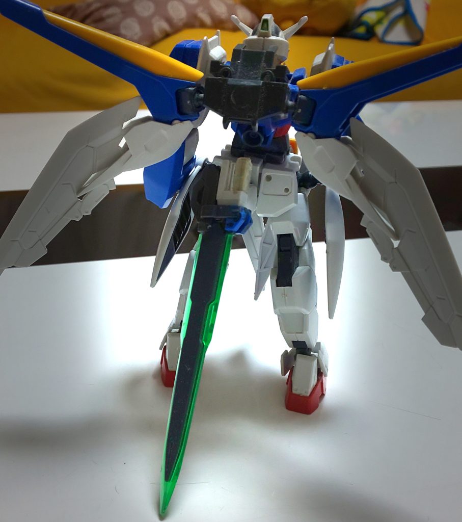 ちなみにこの機体のバックです。ああ……なんかいろいろヒドイ……