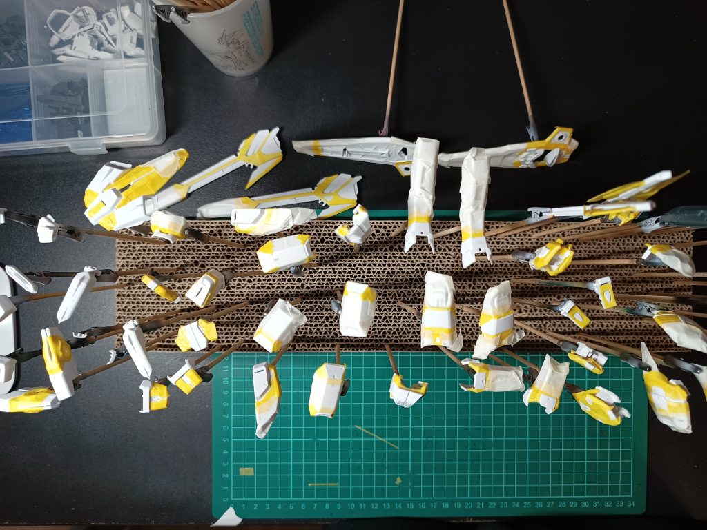 塗り分けのマスキング。