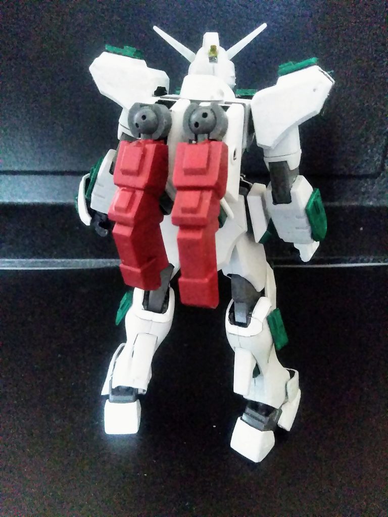 元の『D,G,ブラスト』が余りにも武装やら　ナニやら盛りすぎたので、　　　　　　　　　　　収拾が就かなくなりました😋　　　　　　　　　　　　　　　　　　　　　節目だし『中古屋さんから身請けしてきた　　デスティニーG』も在ることだしで新機体の製作を実行です😤気付かれた方もイラッシャイましたが　　　　　　　　　コンセプトは『宇宙の帝王 フリーザ様の第４形態』と相成ります😂