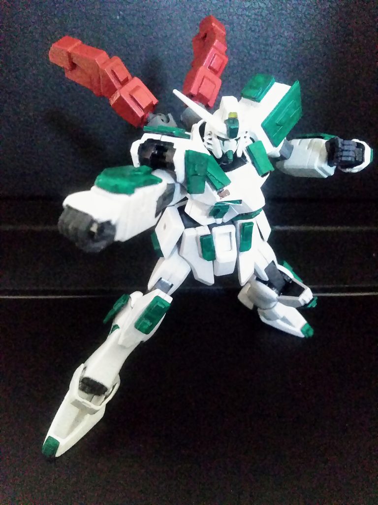 従来の不要な装甲等は『キャスト・オフ』　お陰でシェイプアップに成功 致しました😍　　　　　この形態だと『D,G,ブラストの出力を限界まで発揮出来る』という『脳内設定』です💕それにつけてもこの子と来たら、　　　　　　　　　　とても『18 年前のキット』とは思えない　　　　　　　　破格の可動域にニッコリです😊