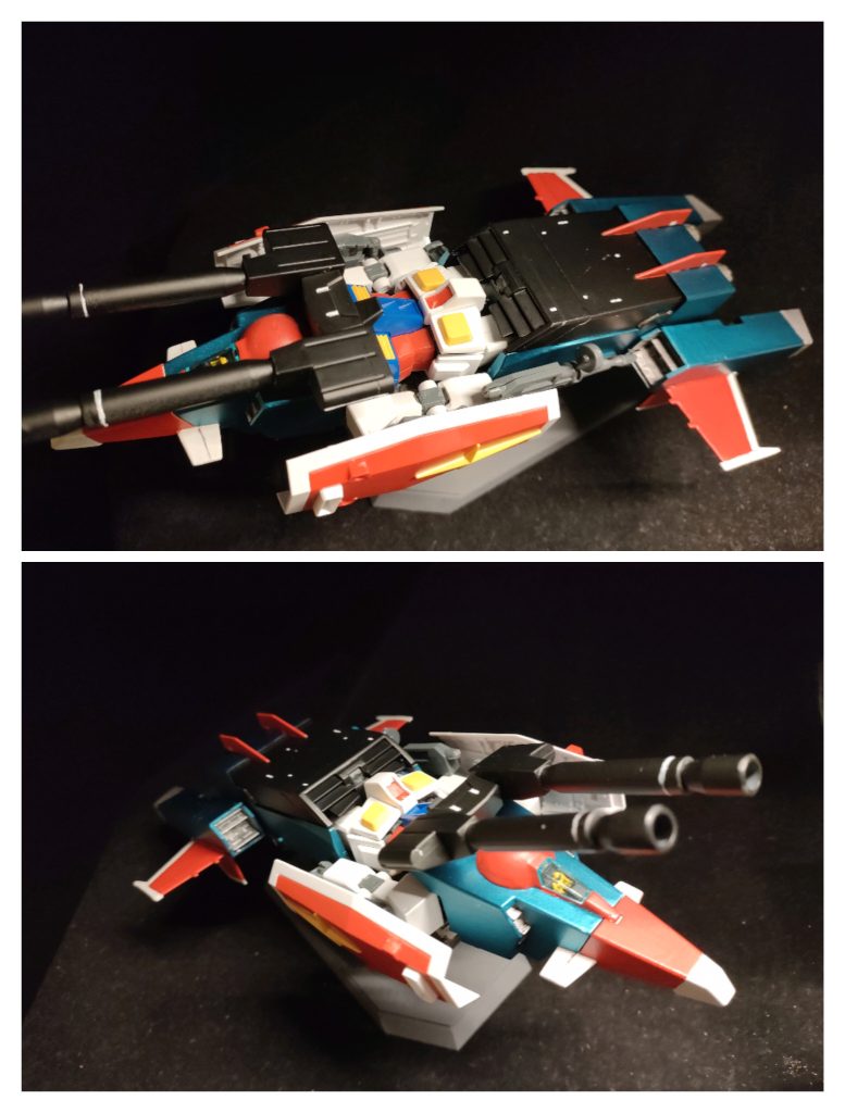 Gアーマー。ガンダムは未塗装ですが、合体させてみました。一気に全長が大きくなり迫力があります。ただ固定して飾る分にはいいですが少しでも触るとポロポロいろんなものが外れますし、可動部が緩く落ち着かないので、あまり高頻度で合体を楽しむのは難しいかもしれません。