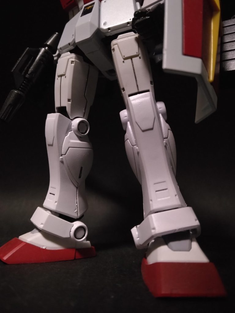 オリジン版ジムインターセプトカスタムから作成しました。膝の出っ張りを削りました。今回発売のジムはここと、