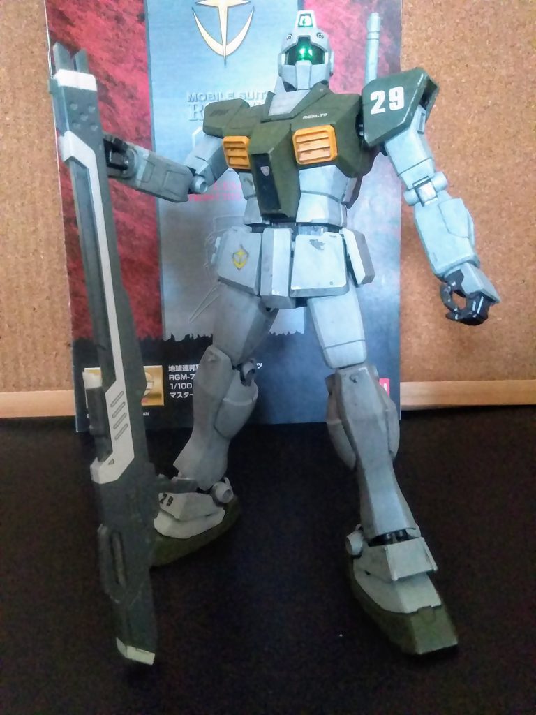 しかし、コレはかなりアレンジが効いたスタイルだなと考えます😍 ジムなのに・・・　　　　　　　　　　　　　　　　　それはサテオキこの子も関節は固着しまくり😣　　　　　　　　　　　　　　　　　　｢スミ入れ｣がいい加減なので動かすとドンドン自壊していく・・・😭今回も・・・コリャ・・・ダメだ・・・😔💨