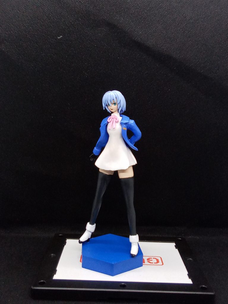 材料髪の毛　エポキシパテ顔　　　スカルピー胴体　　石粉粘土骨組み　2mmアルミ線