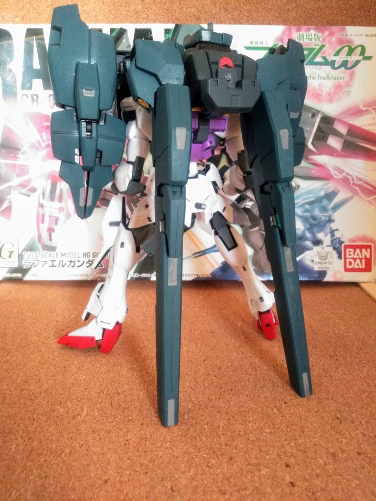 常々｢カッコいい｣を節操なく連呼する　　　　　　　　｢UP主｣ですが、流石にこの子に対しては　　　　ダメでした🙅🆖⤵️　　　　　　　　　　　　　　　　　本来なら｢スルーする｣のですが　　　　　　　　　　　　｢他の三ガンダムを購入したのだから手元に…｣という悪癖からの｢お買い上げ｣と成りました😥