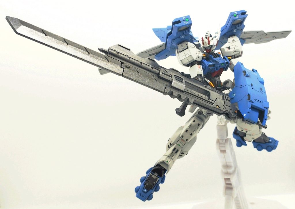 合体剣フレームと剣はガンメタルシルバーで塗装しています