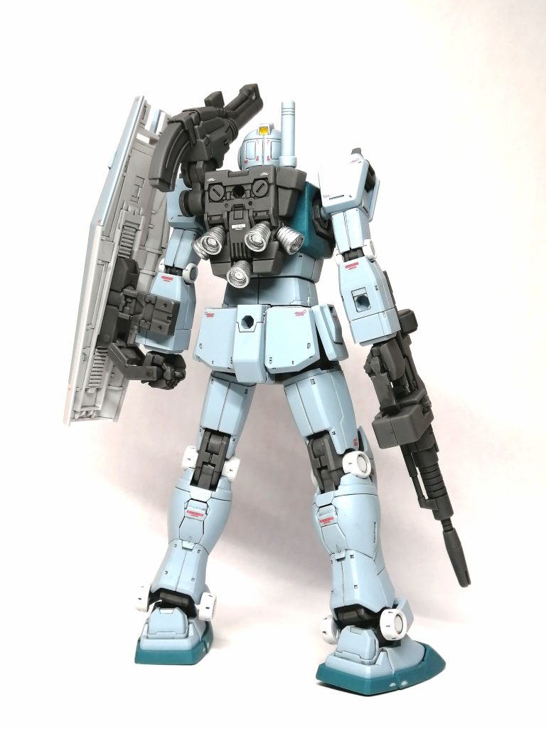 エナメル塗料によるスミ入れ・部分塗装・水転写デカール貼り付け・つや消しトップコートで仕上げました。