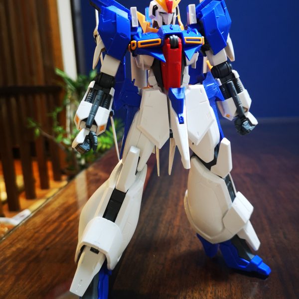 閲覧ありがとうございます！今回はガンダムリントヴルムですバウ型Ｚガンダム、あれ？Ｚガンダム型バウ？だということで、発表と同時に惚れて買いましたそんな方も多かったはず！普段だとMGで1週間は掛かる素組がREだと2日間でできましたこのシンプルで組み上げやすい作りで、ここまでのカッコよさ、さらに分離変形もできちゃいます今のところ、このまま仕上げてしまおうかと思ってます今日はここまでです（2枚目）