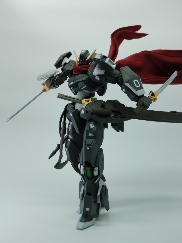 スーツの武器はカタナ1本、ショートカタナ2本、縄鎌。