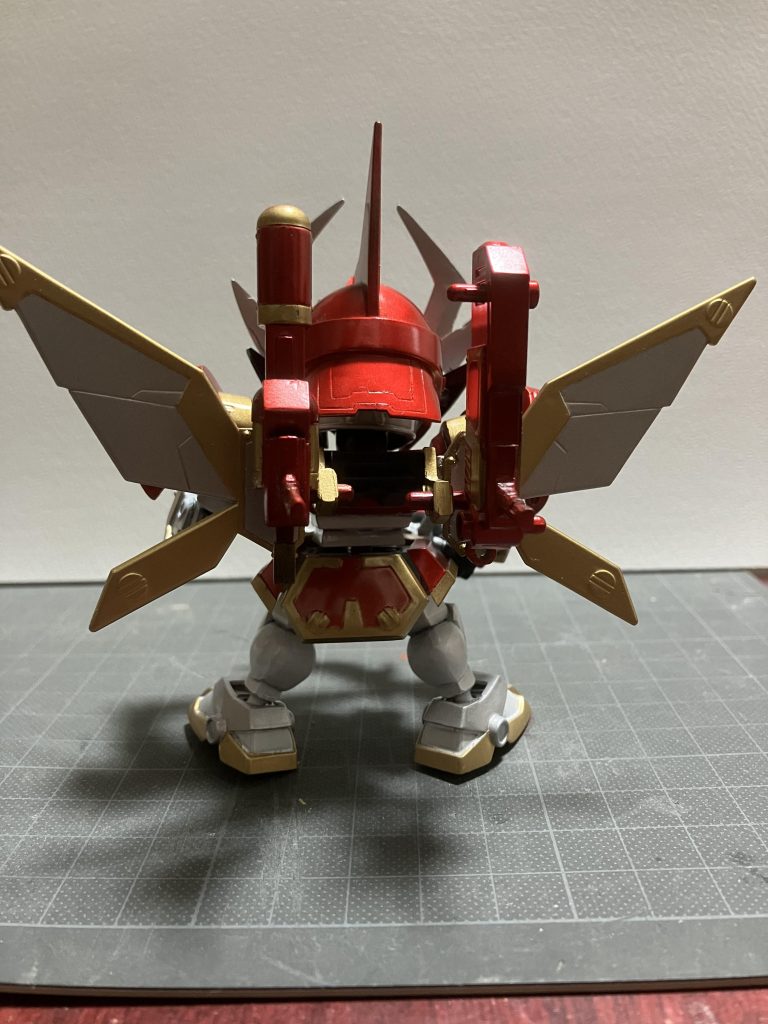 背中です🥹武器の付け方変えました。あ！右側の銃に刀つけるの忘れました😅