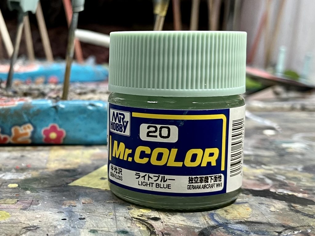 ライトブルー使いました。