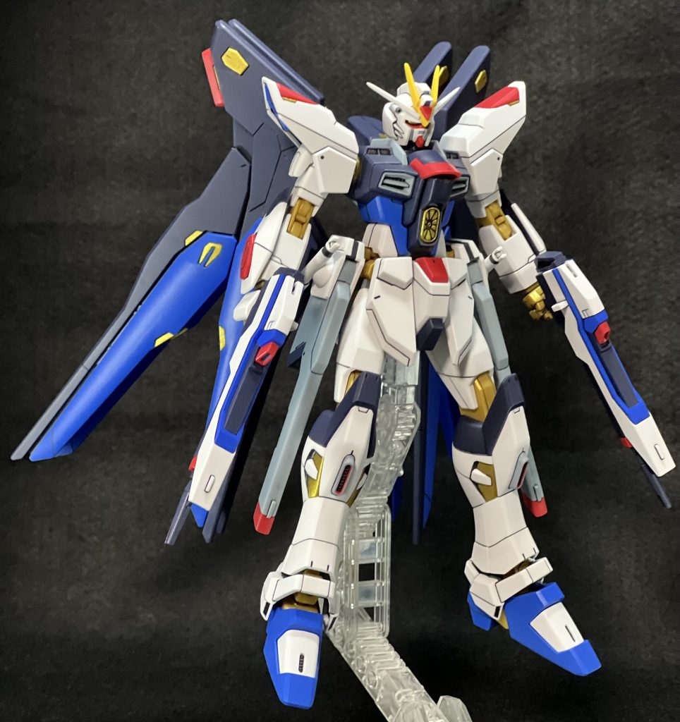 昔旧HGも作ってましたがプロポーションがびっくりするぐらい進化してますね‼️ゴールド塗装は脚部とウイングなどに追加しててあまり盛りすぎないようにしてます。