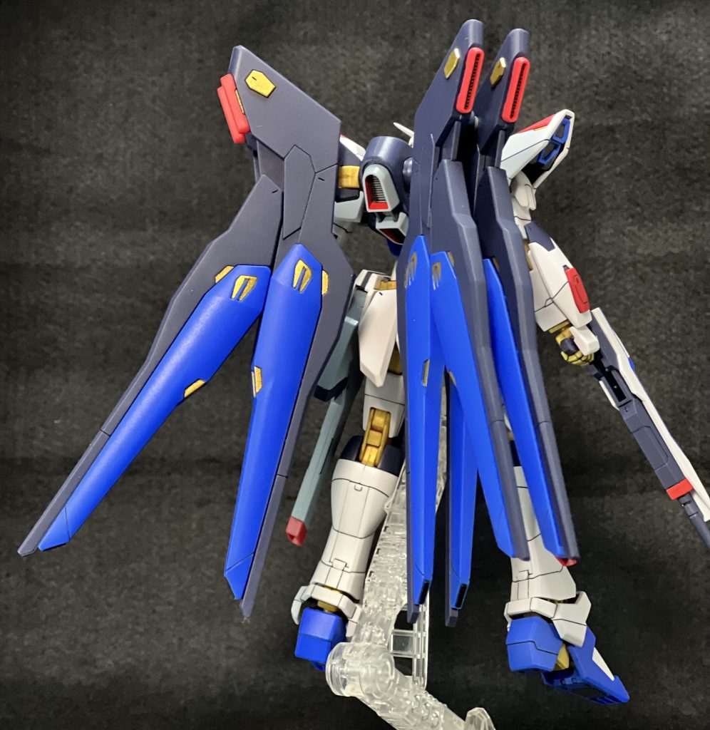 ウイングへのゴールド塗装はまず箇所が何気に多かったのでここが一苦労でしたねwwけど個人的にブルーにゴールドのツートンカラーはありです💞