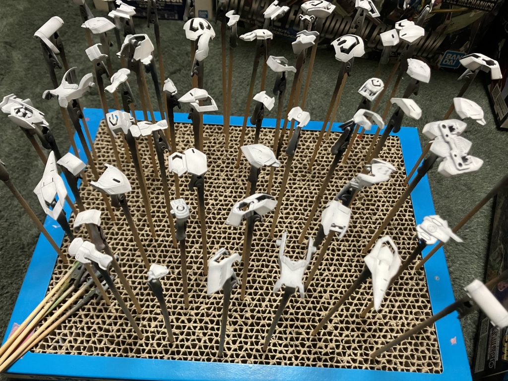 上手く塗装出来たパーツとそうじゃないパーツとがありますが、難しくて楽しかったです