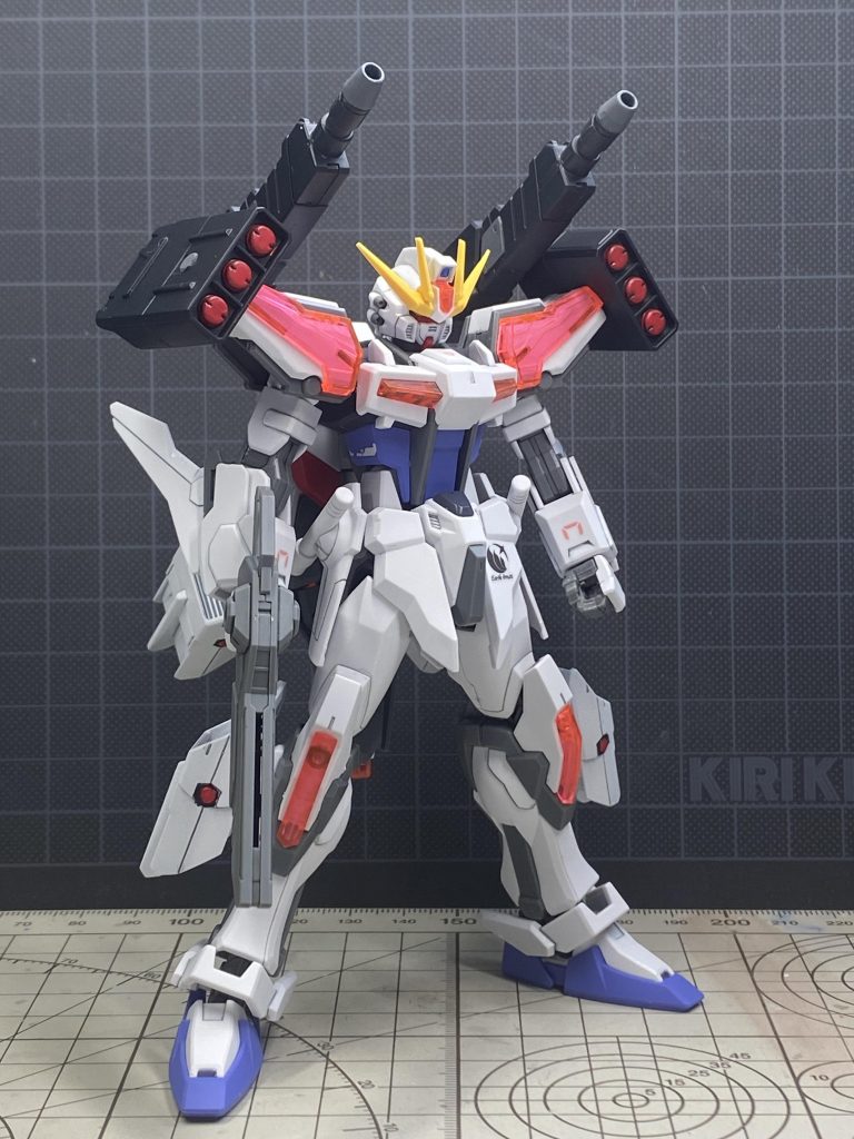 射撃、近接、機動用のパーツをバランス良く配置した［B（バランス）スタイル］です。