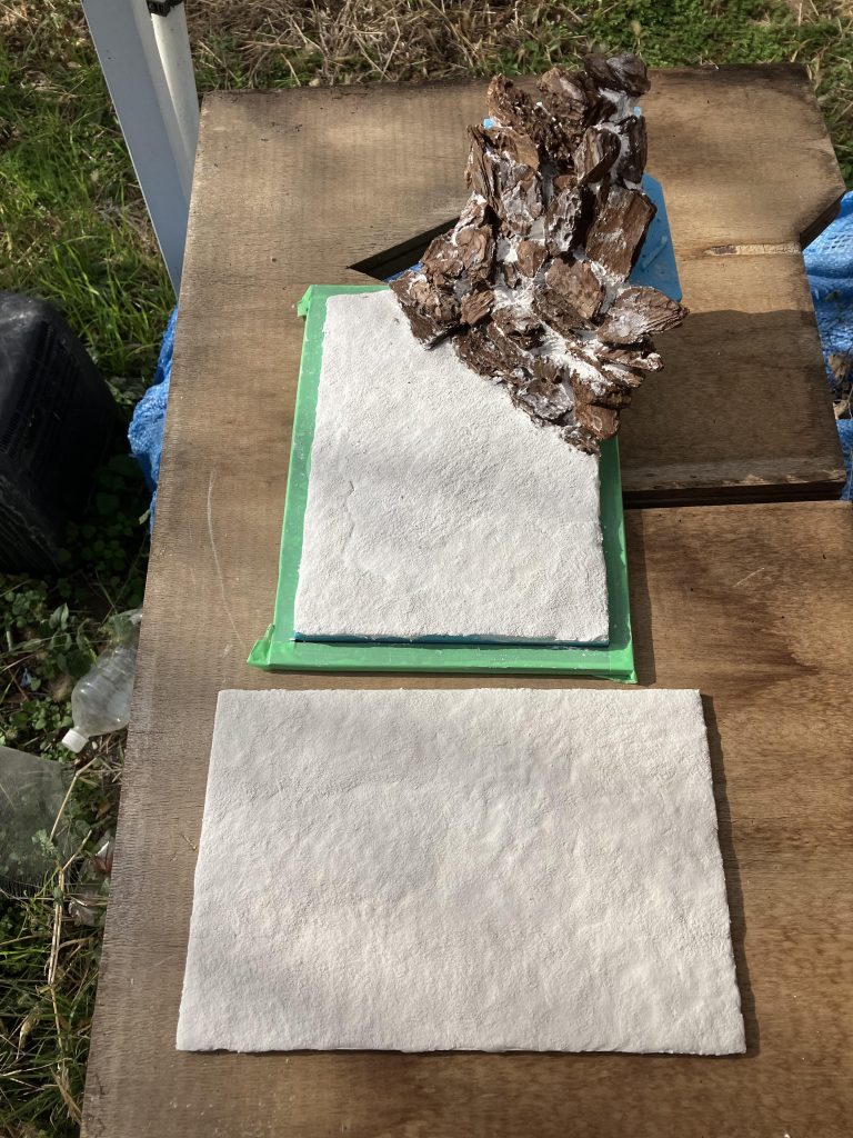 吉本プラモデル部の奥義伝承、崖の製作を参考にしました