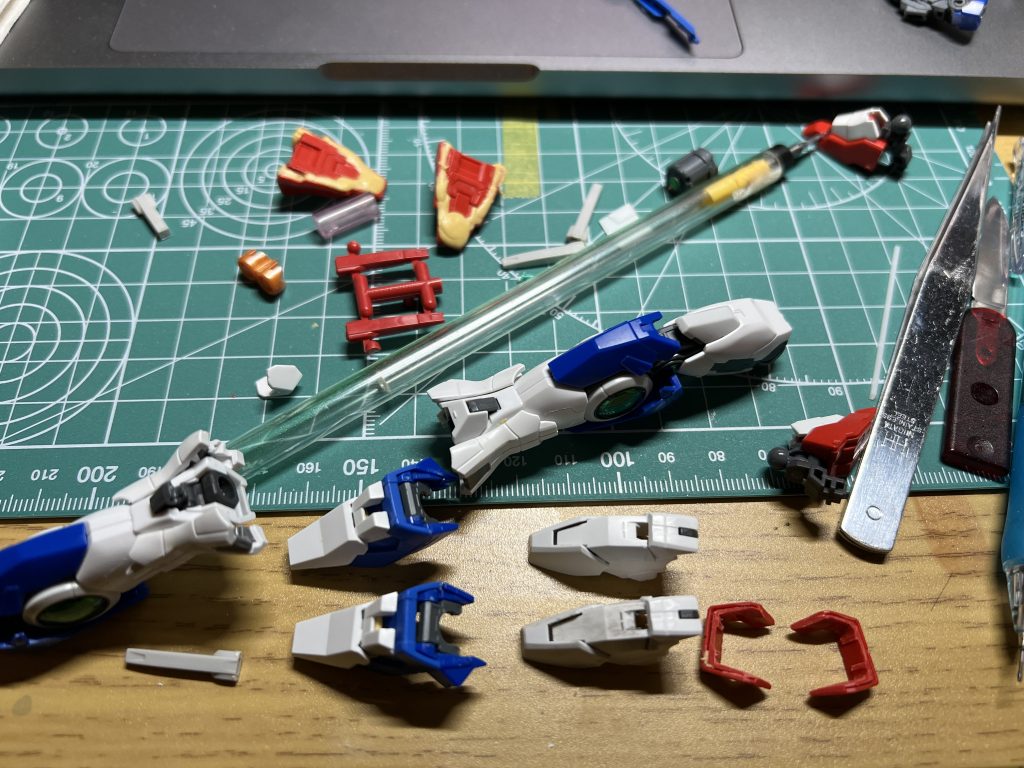 大阪の展示会「モデフェス」に間に合わせるため2週間の急ピッチで制作しました。