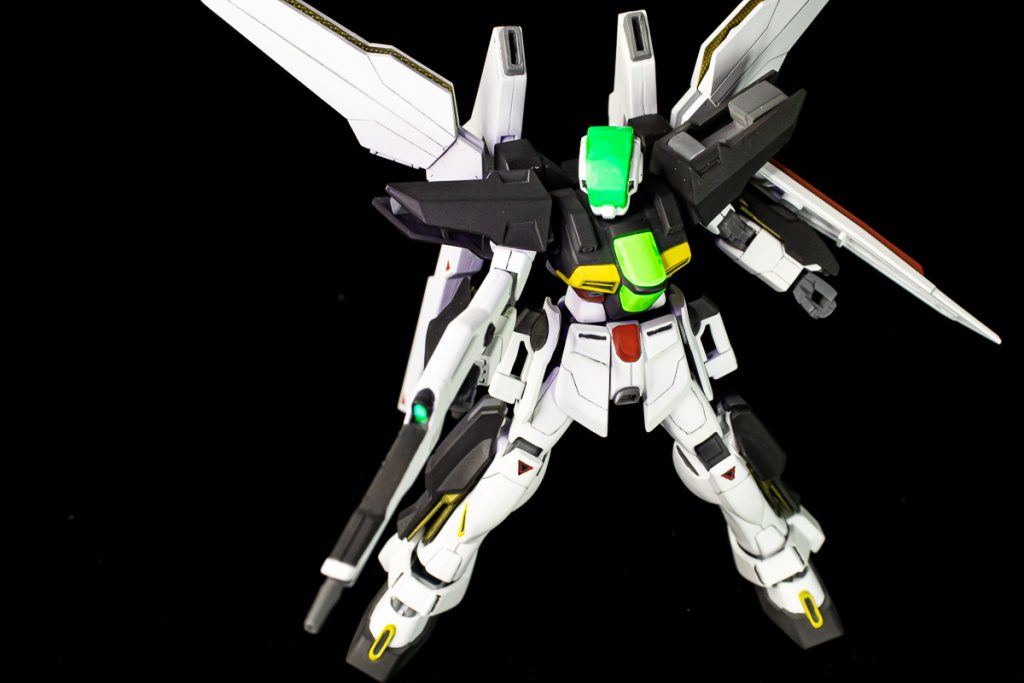 フラッシュシステム動作時をイメージして、頭部、胸部を光らせてみました。