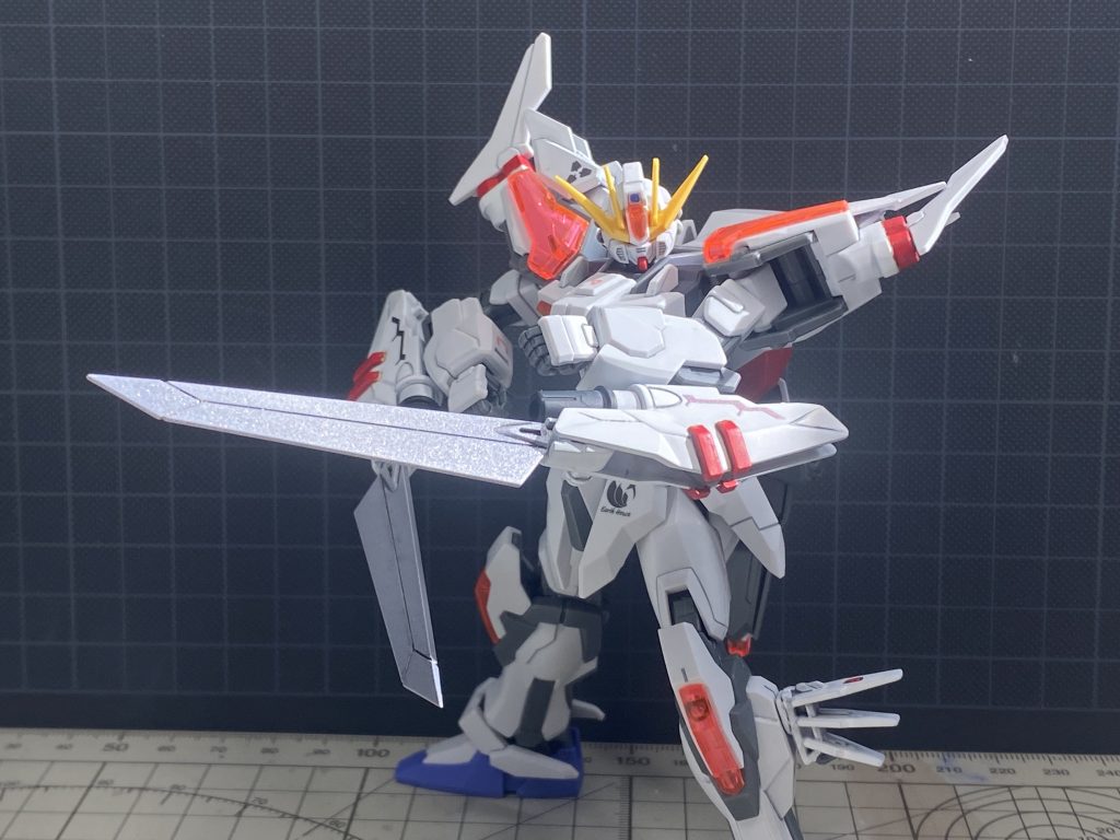 主武装はフレイムトンファー。格闘戦、射撃戦の両局面に対応している他、手は空くので別武装を持たせる事も可能なので、対応力高いです。