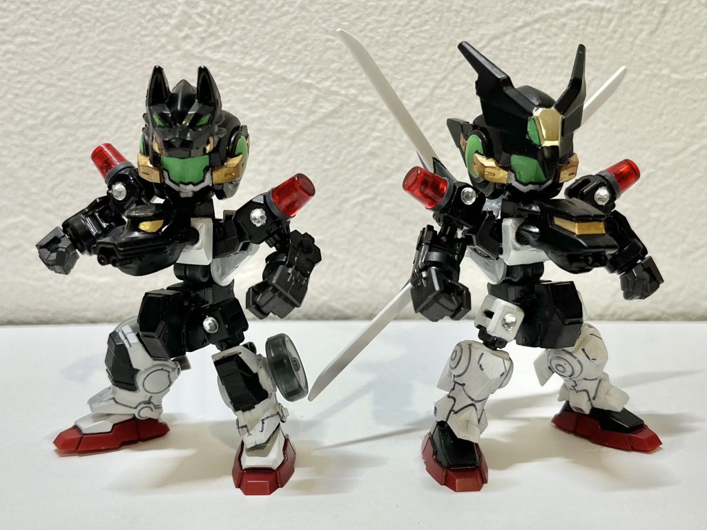 頑魔進(ガンマシン)望瑠吠狼(ボルフォッグ)に仕える鉄機忍者。 左側:地忍 頑動辺流(ガンドーベル) 右側:空忍 頑駒流烏(ガングルー)超龍神や激龍神でも使った、モビリティジョイント(今回はアストレアタイプF)を使って改造しています。