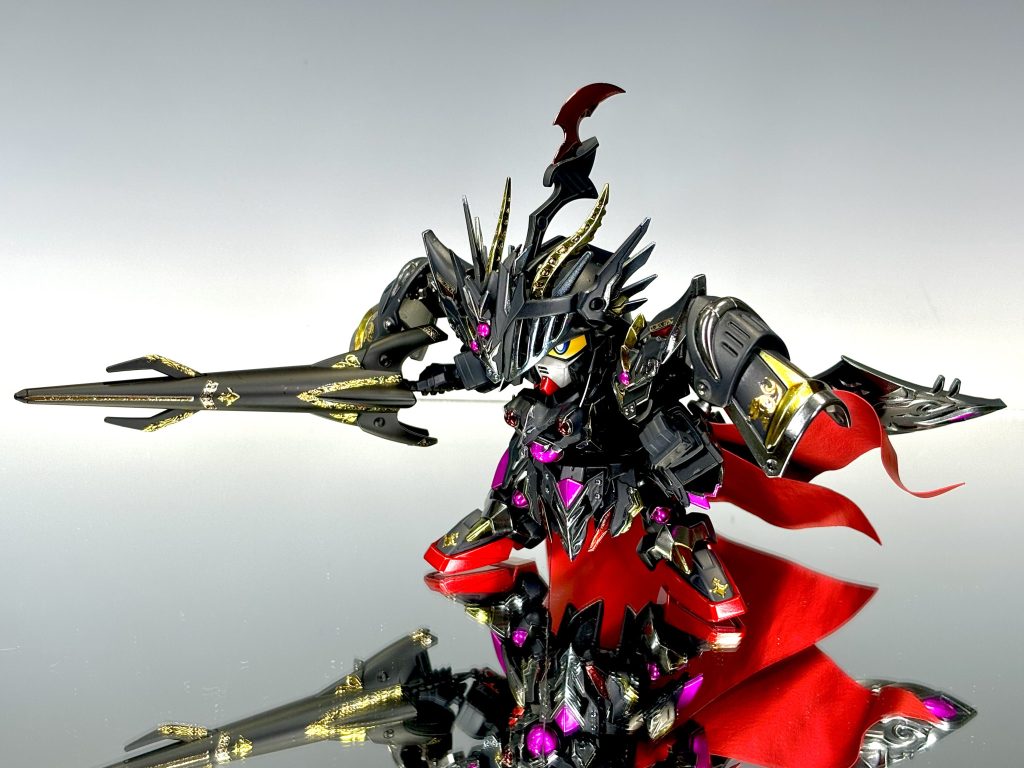 肩、翼、手甲、兜を変形させてバーサルシャドウに。以前Twitterにて次に作るもののアンケートで一位を頂いた
