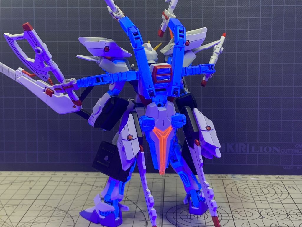 阿修羅フレームにもRGシステムが実装されてます。最初のアイデアにマブラヴの戦術機があったので、その名残として跳躍ユニットっぽいバインダーがあります。