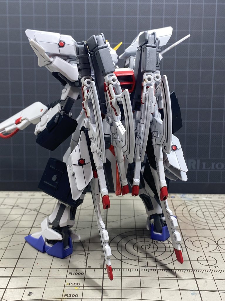 背面はこんな感じ、小ぢんまり収納されます。