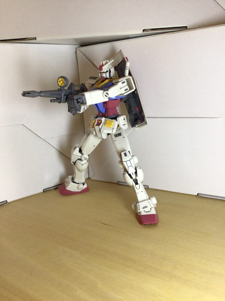 ポーズ2両手射撃(暗くてすみません)