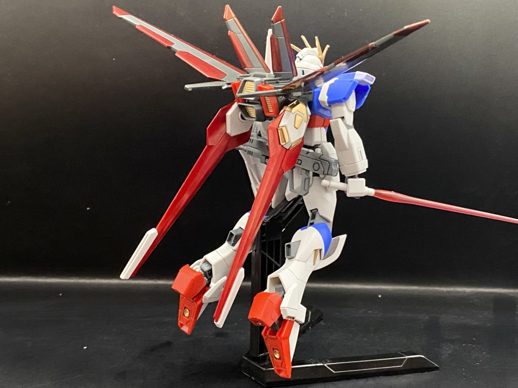 全身を前後からとあるコンペで塗装必須だったので部分塗装をいくつか施してオリジナルのイメージをある程度損なわない用に一部塗装しました。