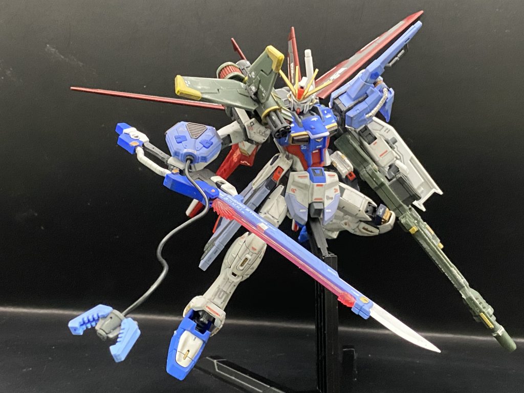 パンツァーアイゼンの射出もできます!改めて見ても武装が多い!