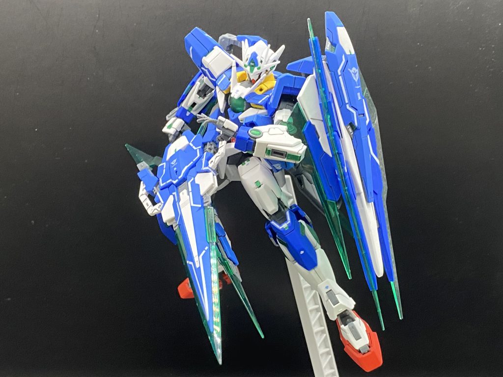 そしてGNフルセイバーを構えてポーズ!