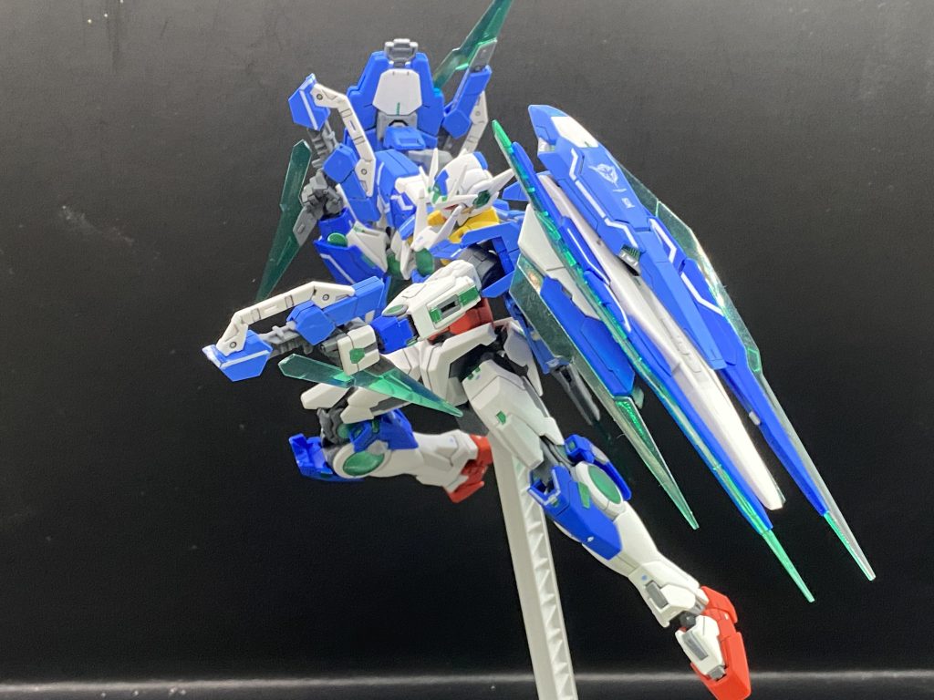そしてGNカタールを戻して両手にGNガンブレードを装備する事で射撃戦もこなせる!