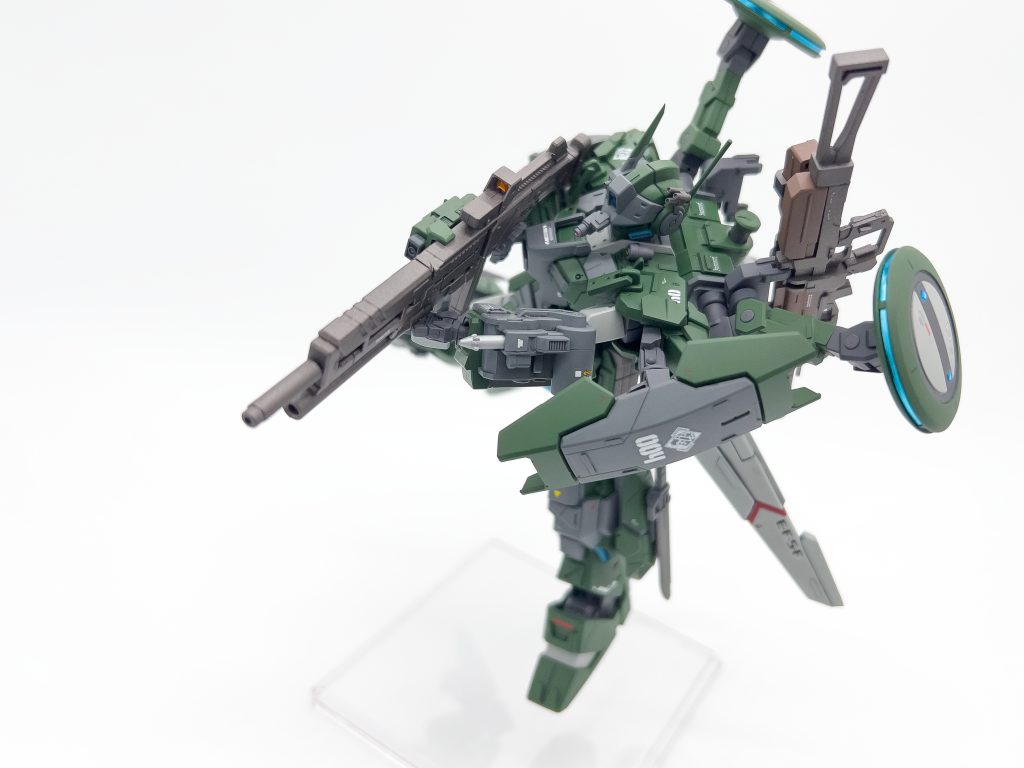 また、左肩のシールドはハインドリーシュトルムを使用するなど、ポイントで水星キットを馴染ませてみました。