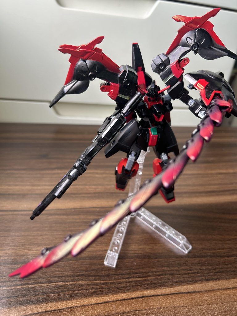 次に100/1サイズのトールギスIIIのシールドを装備、ヒートロッドも展開可能