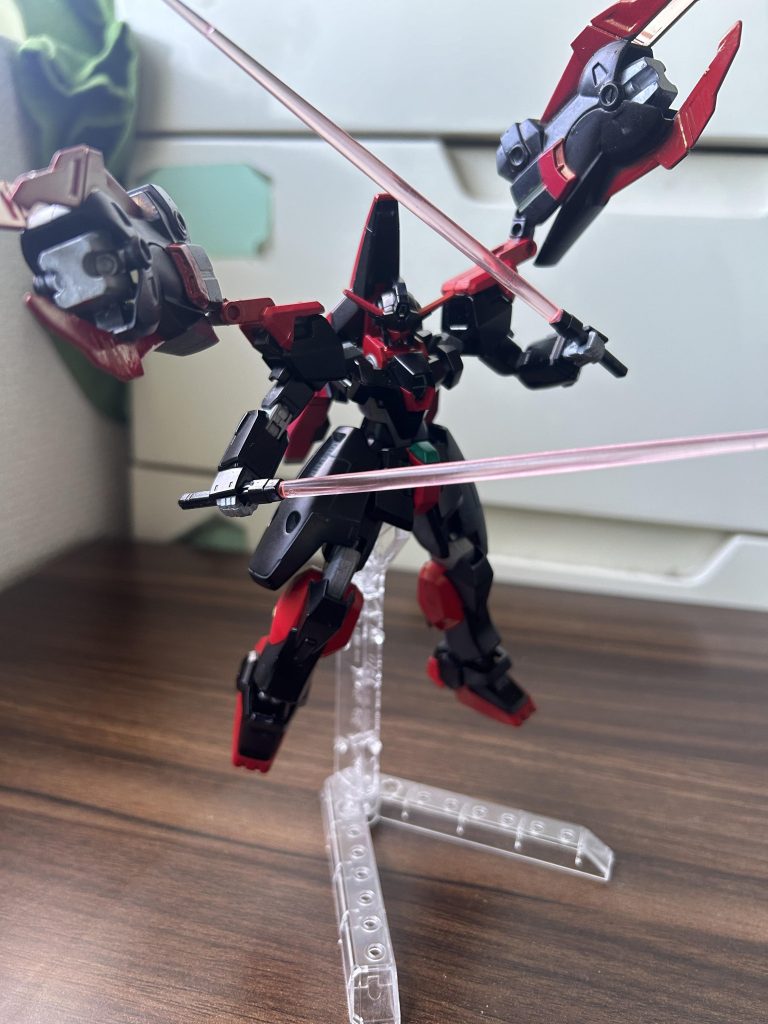 ちなみに腕から装備を外して、複腕のように使用も可能に、武装はバリエーションが高いので、様々な戦闘が可能な機体に仕上がったかな?って思います。