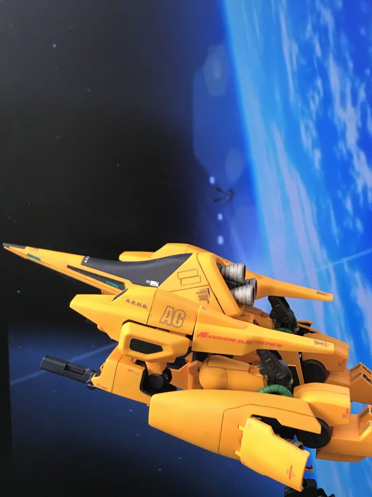 MA形態1 左側面撮影。スジボリを若干追加し、軽いデカールワークでディティールを追加しています。