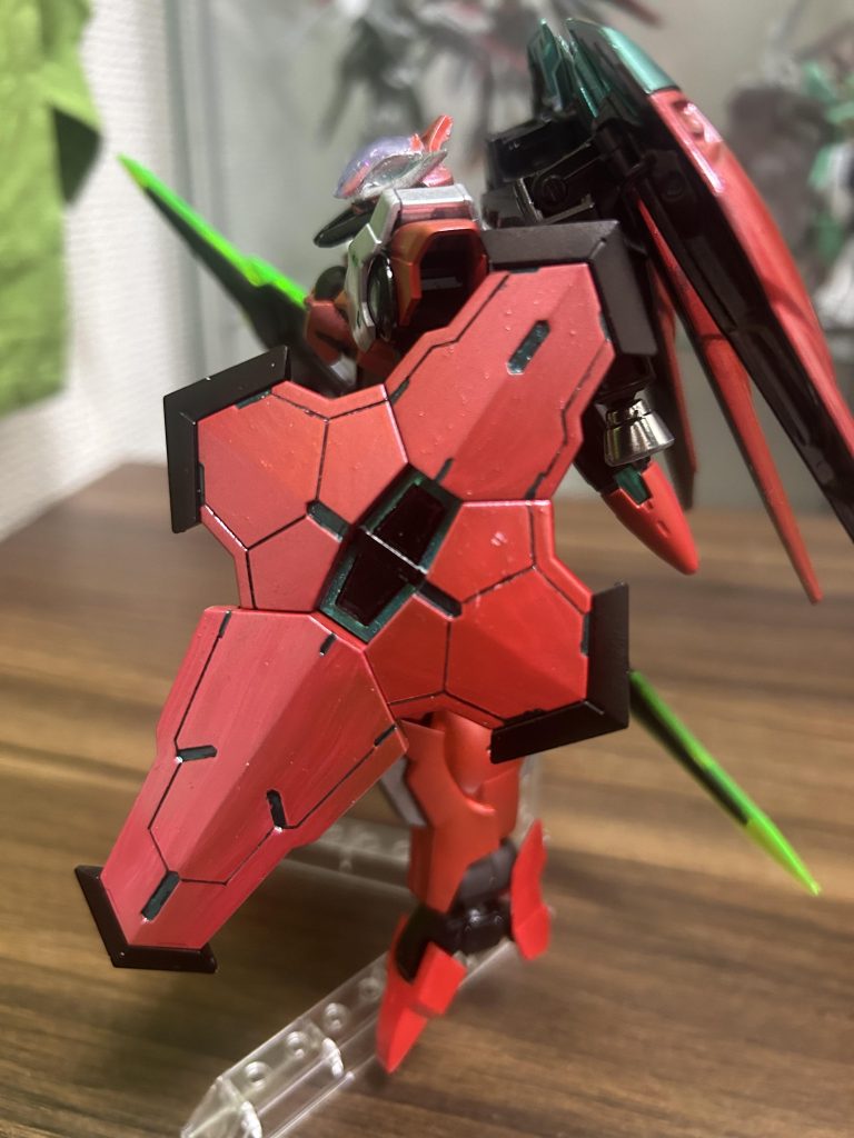 横の写真です。ノンキネティックシールドは防御力を低下させないため、引き継いで装備させてます。