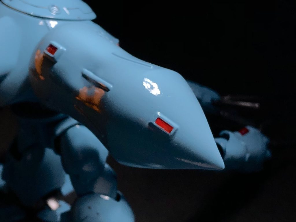 パテで盛ってツンツンにしました