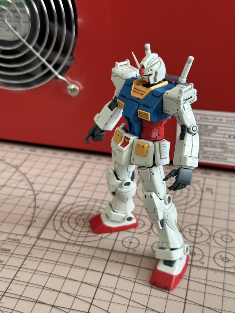 デカール貼り、トップコート吹きつけ前の状態ですデカールが極小で精神が削られましたが、その分達成感はありますよ💦