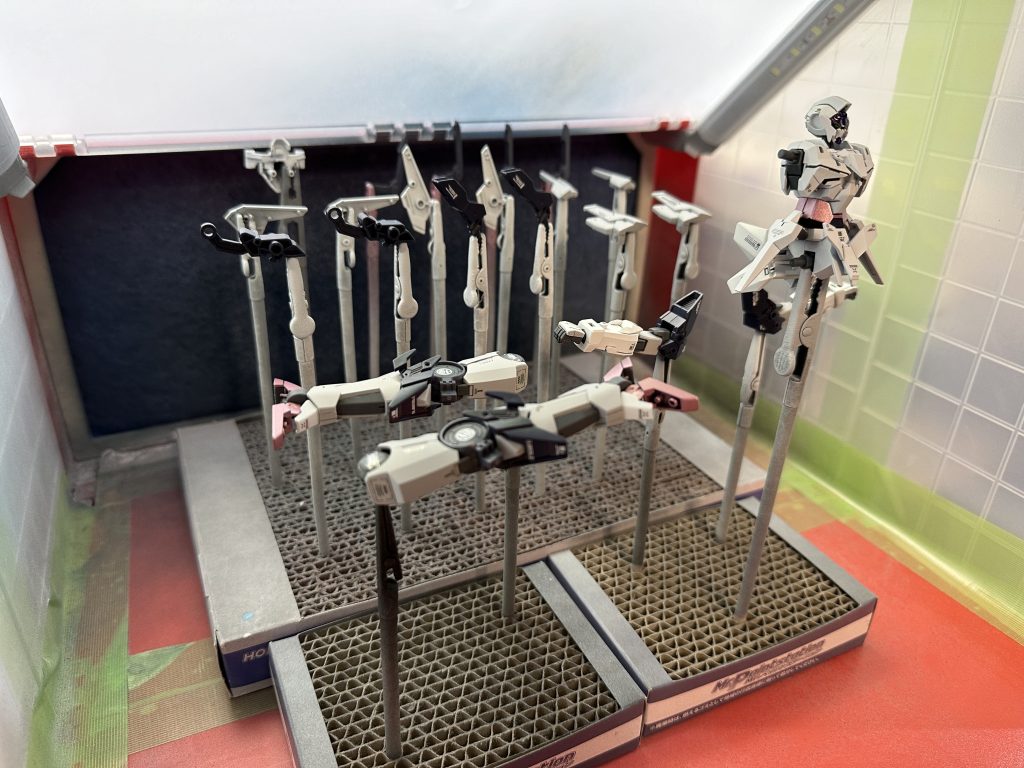 外装全体にクリアパーツが使われているため、クリアパーツが無いとかなりシンプル…というか若干貧相ですね💦