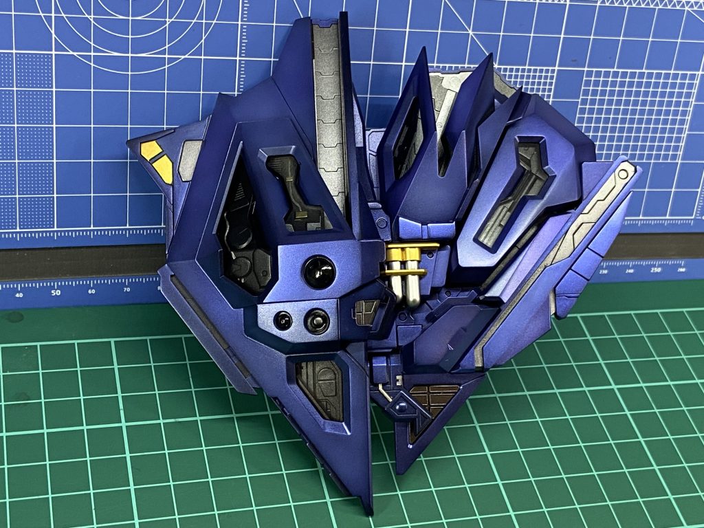 キャラパス単体。真ん中のパイプ状ディテールのマスキングが特に手間でした。が、やった甲斐はあった!