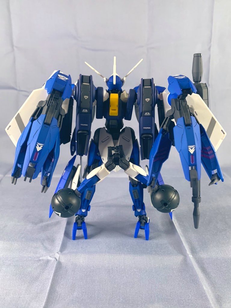 バックパックもトールギスのブースターをイメージして、ミラソウル社フライトユニットを使用。さらに「水星系作品はガンドアーム系多いよねー」と変な反抗心で、冒頭のべたGUND-ARM対策をマシマシにしました。笑