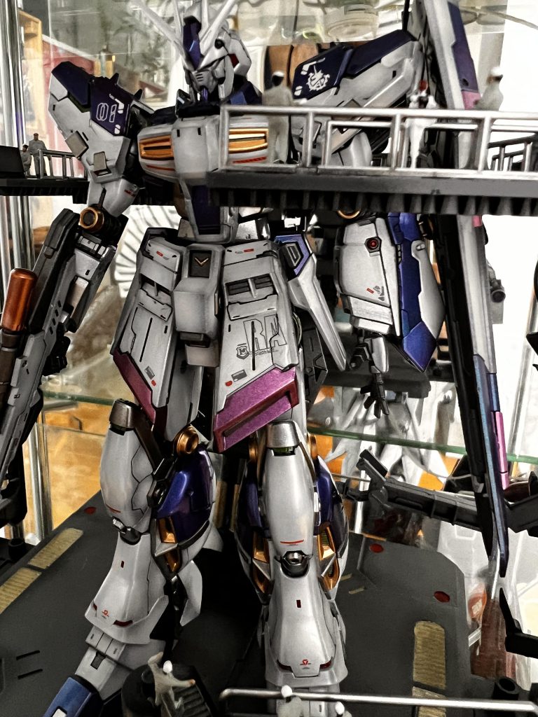 ホワイト部はグラ塗装後ムーンストーンパール。ブルーの部分はブルーとパープルで最後まで悩んで、最終的にメタリックブルー後、アメジストパープルと何気に気に入ってます。 