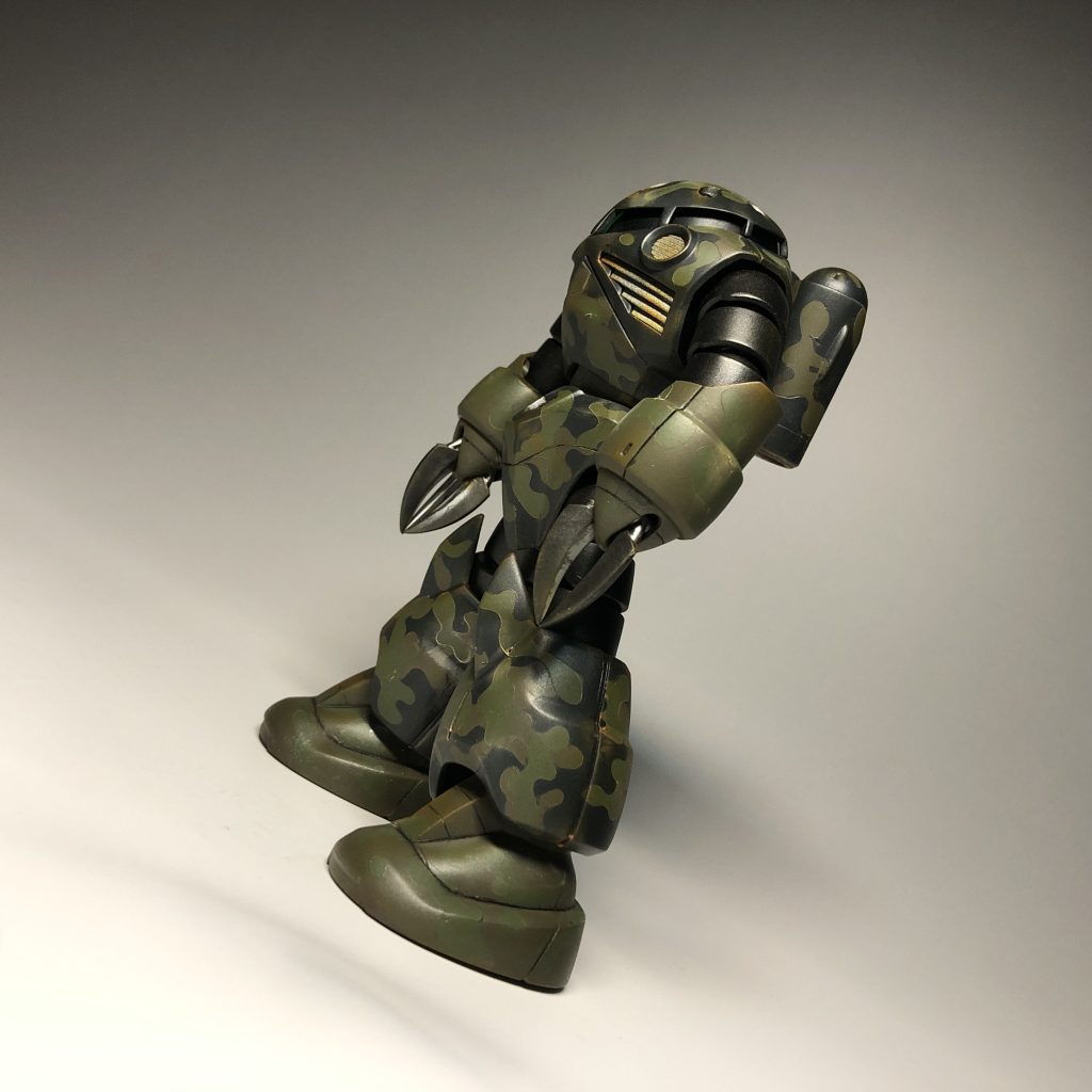 つや消しの水性トップコートで仕上げです